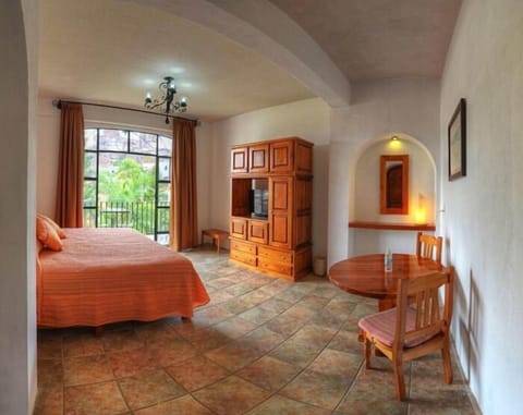 Double Suite | Premium bedding, in-room safe, iron/ironing board, free WiFi