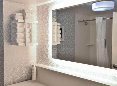 Room, 2 Queen Beds, Non Smoking (Peloton) | Bathroom | Combined shower/tub, free toiletries, hair dryer, towels