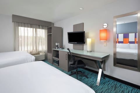 Double Room, 2 Queen Beds | Desk, soundproofing, iron/ironing board, free WiFi