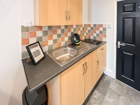 Studio (Pier View 1 – No sea view) | Private kitchenette