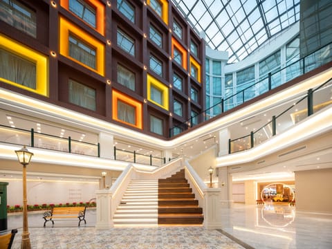 Shopping mall