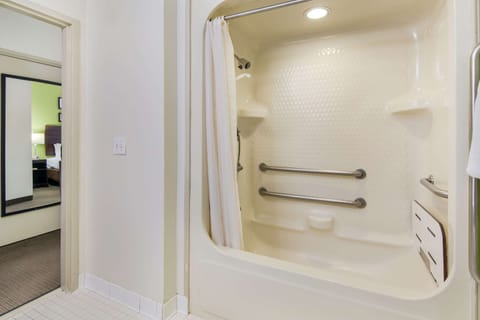 Premium bedding, desk, iron/ironing board, rollaway beds