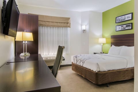 Premium bedding, desk, iron/ironing board, rollaway beds