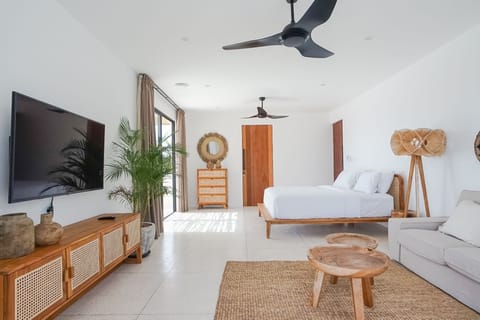 Family Villa | 4 bedrooms, desk, free WiFi, bed sheets