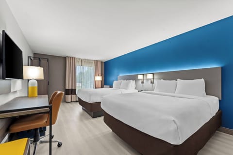 Desk, blackout drapes, iron/ironing board, free WiFi