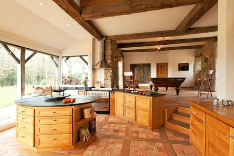 House, 5 Bedrooms, Terrace, Garden Area | Private kitchen | Full-size fridge, microwave, stovetop, dishwasher