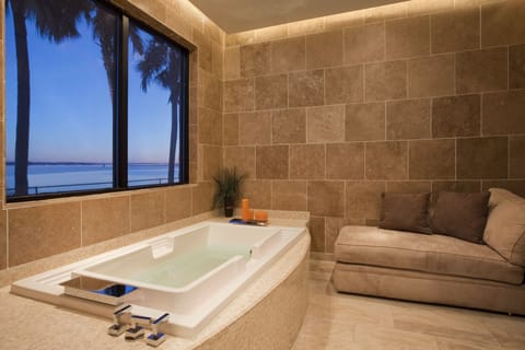 Couples treatment rooms, sauna, hot tub, steam room, body treatments