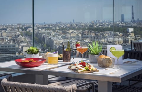 2 restaurants, breakfast, lunch, dinner served; Mediterranean cuisine