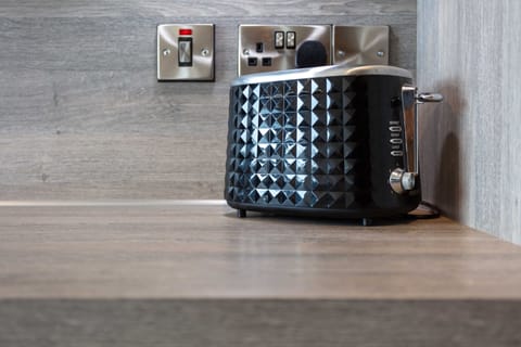 Signature Apartment | Private kitchen | Full-size fridge, microwave, oven, stovetop