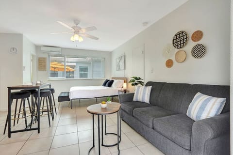 Basic Room 1, Non Smoking | Individually furnished, blackout drapes, iron/ironing board, free WiFi