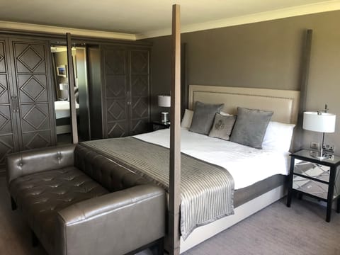 Arran Suite | Desk, blackout drapes, iron/ironing board, free cribs/infant beds