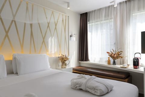 Minibar, in-room safe, desk, soundproofing