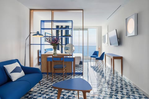 Junior Suite, Sea View | Hypo-allergenic bedding, minibar, in-room safe, desk