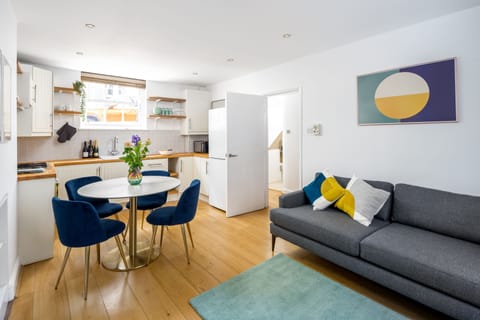 Apartment, 2 Bedrooms, Patio | Private kitchen | Full-size fridge, microwave, oven, stovetop