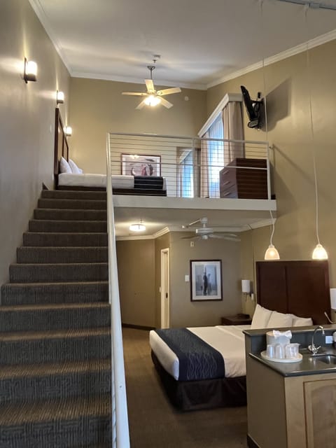 Suite, Multiple Beds, Non Smoking | Desk, iron/ironing board, rollaway beds, free WiFi