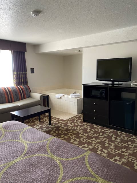 Suite, 1 King Bed, Non Smoking | Individually decorated, individually furnished, desk, laptop workspace