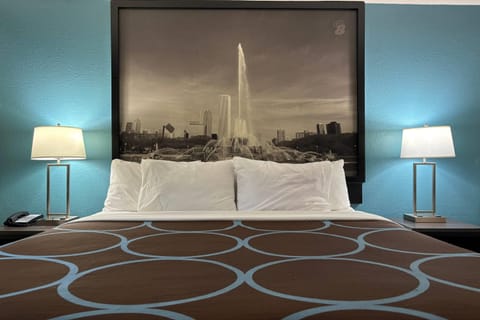 Desk, iron/ironing board, rollaway beds, free WiFi