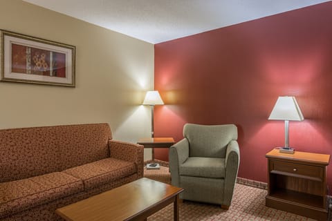 Premium bedding, desk, blackout drapes, soundproofing