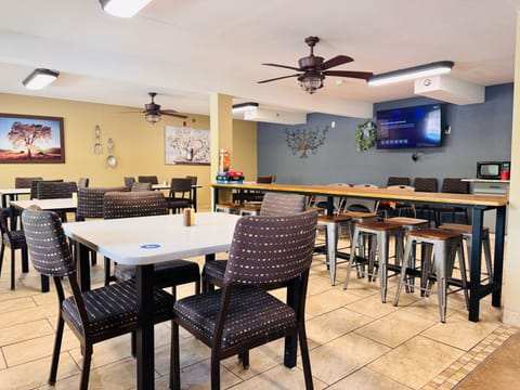 Free daily continental breakfast