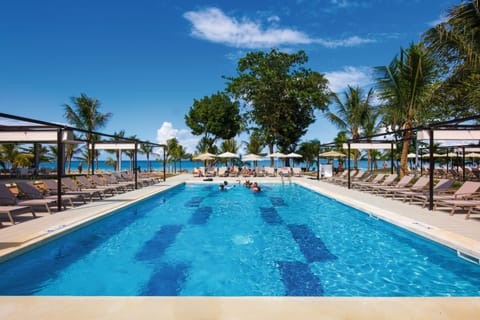 2 outdoor pools, pool umbrellas, sun loungers