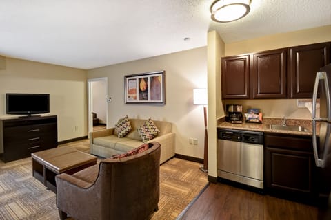 Suite, 2 Bedrooms, Kitchen | Premium bedding, in-room safe, desk, iron/ironing board