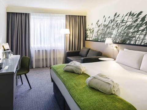 Desk, iron/ironing board, free cribs/infant beds, free WiFi