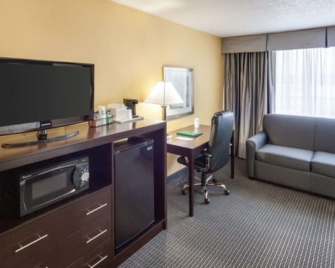 In-room safe, iron/ironing board, free cribs/infant beds, free WiFi