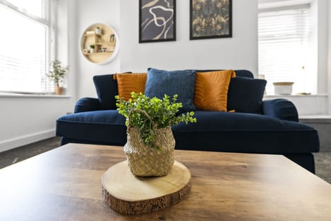 Apartment, Private Bathroom | Lounge