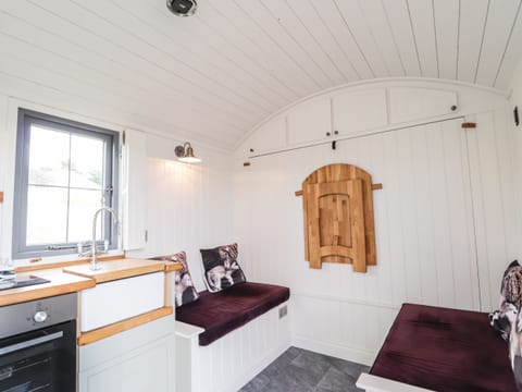 1 bedroom, individually decorated, individually furnished, free WiFi