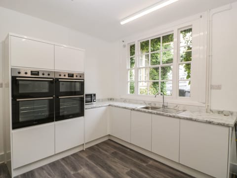 Fridge, dishwasher, electric kettle, toaster