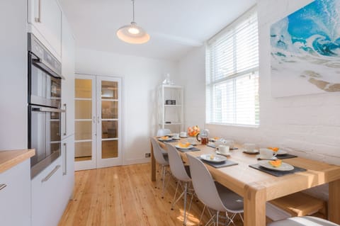 Fridge, dishwasher, electric kettle, toaster