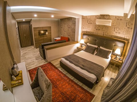 Comfort Studio Suite, 1 Double Bed | Egyptian cotton sheets, premium bedding, minibar, in-room safe
