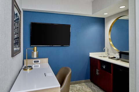 Studio, Multiple Beds, Balcony | Premium bedding, in-room safe, desk, iron/ironing board