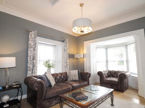 Cottage | Living area | Flat-screen TV
