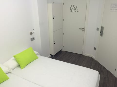Double Room | In-room safe, free WiFi, bed sheets