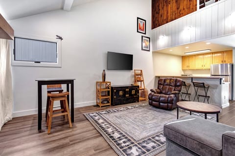 Studio | Living area | 40-inch flat-screen TV with cable channels