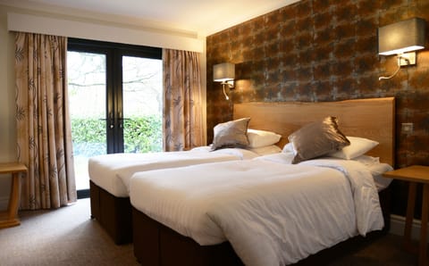 Superior Twin Room (Lodge) | Desk, iron/ironing board, free WiFi, bed sheets