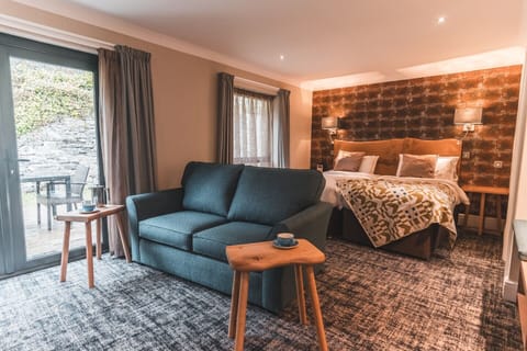 Deluxe Twin Room, 2 Twin Beds | Desk, iron/ironing board, free WiFi, bed sheets