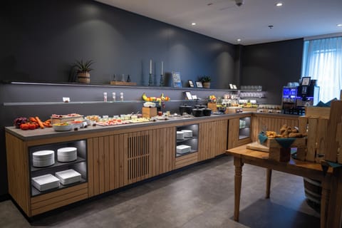 Free daily full breakfast