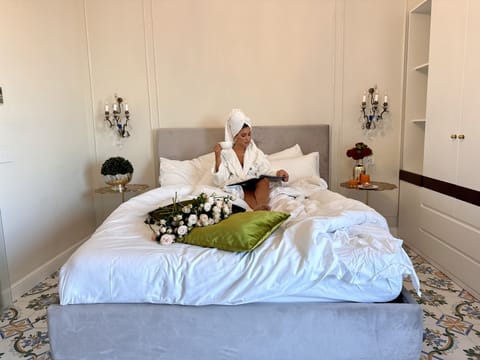 Junior Double Room, Sea View | Hypo-allergenic bedding, down comforters, minibar, in-room safe