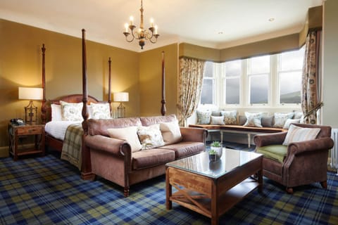 Feature Junior Suite | Desk, laptop workspace, free WiFi, bed sheets