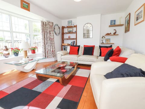 Cottage | Living area