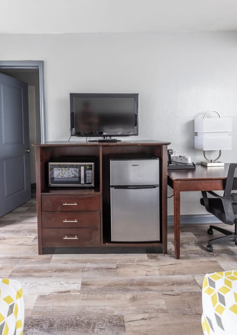 Premium Room, 2 Queen Beds | Egyptian cotton sheets, premium bedding, laptop workspace