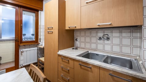 Apartment (1 Bedroom) | Private kitchen | Microwave, electric kettle, toaster, dining tables