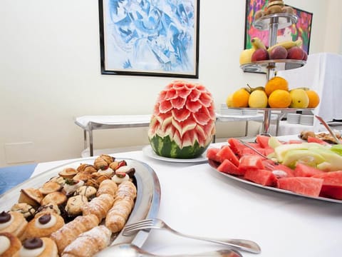 Free daily buffet breakfast