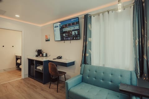 Deluxe King Suite - No Pets, Non-Smoking | Pillowtop beds, desk, laptop workspace, blackout drapes