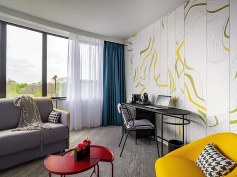 In-room safe, desk, laptop workspace, soundproofing