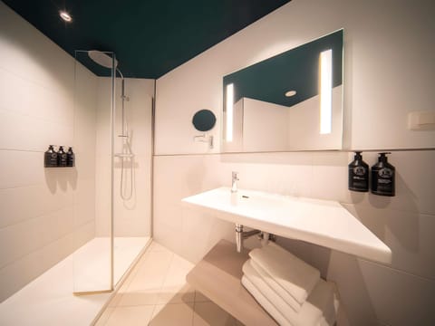 Junior Suite, 1 King Bed | In-room safe, desk, laptop workspace, soundproofing