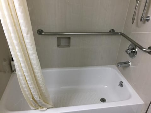 Deep soaking tub, hair dryer, towels
