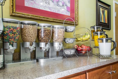 Free daily continental breakfast